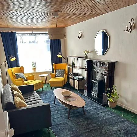 Foxy View In Town! * دينغل